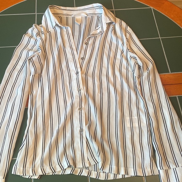 Professional button down blouse - Picture 2 of 6